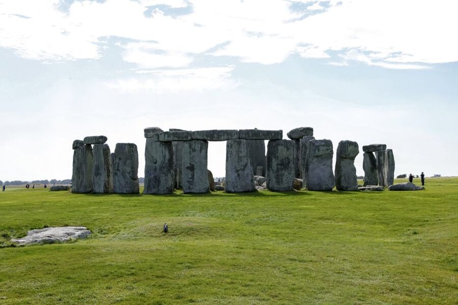 From London: Windsor, Oxford & Stonehenge Full-Day Trip - Stonehenge and its unanswered questions