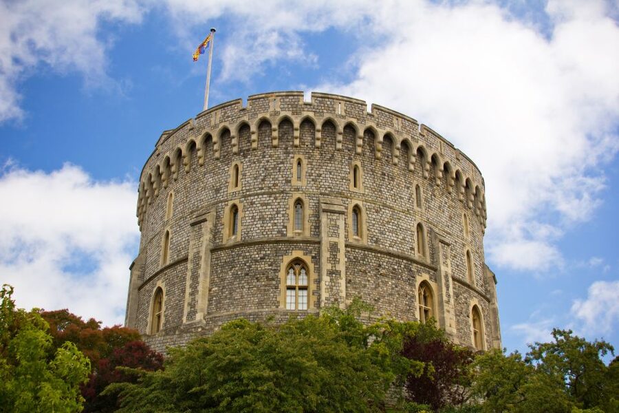 From London: Windsor, Stonehenge, & Salisbury Cathedral Trip - Three famous places, one very full day