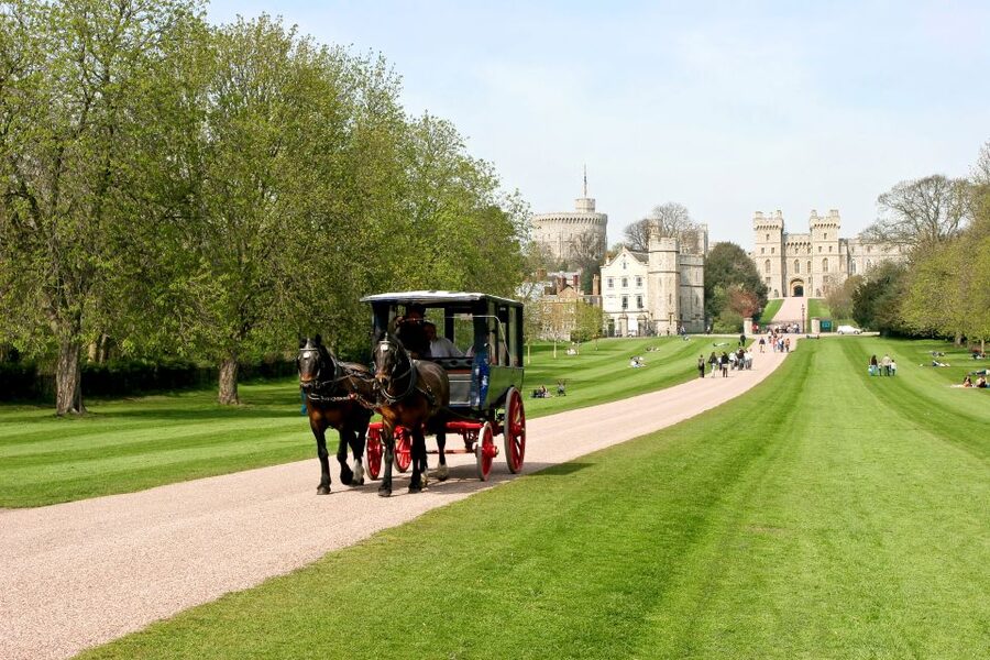 From London: Windsor, Stonehenge, & Salisbury Cathedral Trip - Windsor Castle and the royal town