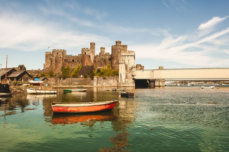 From Manchester: 3-Day Tour of Snowdonia, Wales, and Chester - Day two: Snowdonia views, Harlech Castle, and Portmeirion