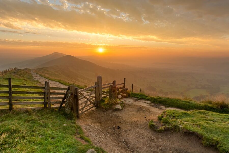 From Manchester: Derbyshire and Peak District Day Trip - Leaving Manchester for the Peak District