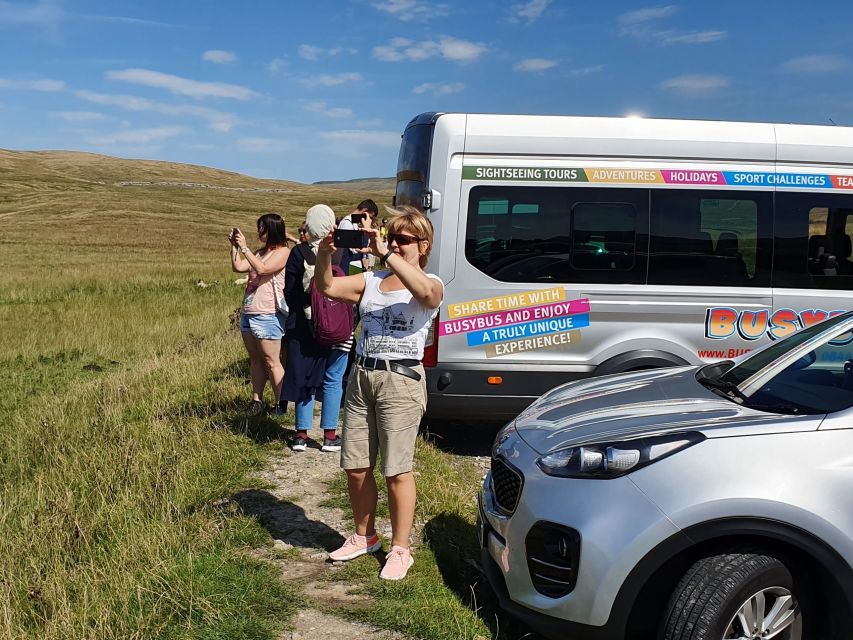 From Manchester: Yorkshire Sightseeing Day Trip - Hardraw Force and its 100-foot drop