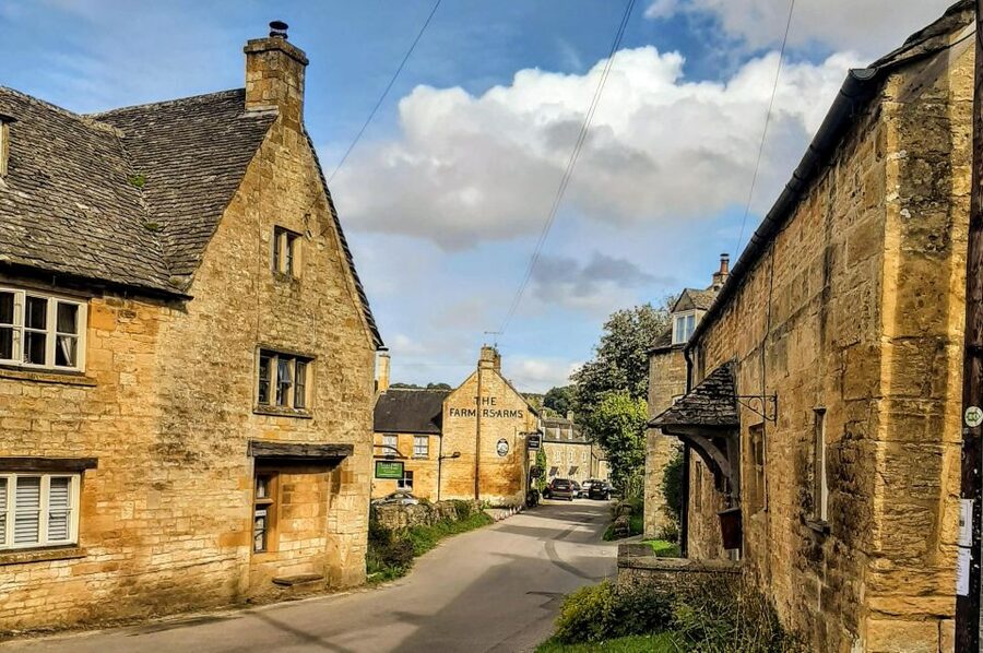 From Stratford-on-Avon/Moreton-in-Marsh: Secret Cotswolds - Burford, an hour in a classic market town