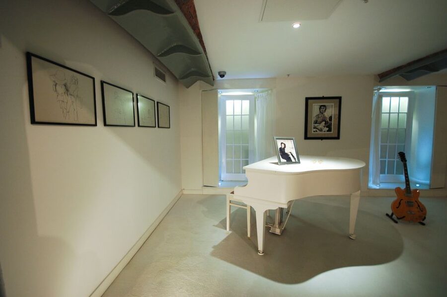 Full-Day Beatles and Liverpool Tour from London - The Beatles Story at Albert Dock