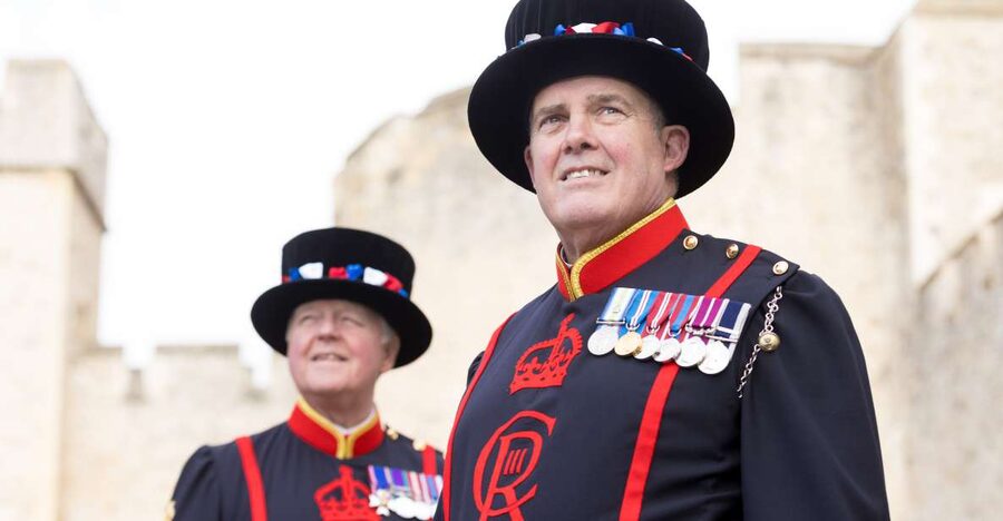 Full-Day London Experience: Tower, St. Pauls, Cruise & Guard - Meeting at Victoria Before 7:45 AM