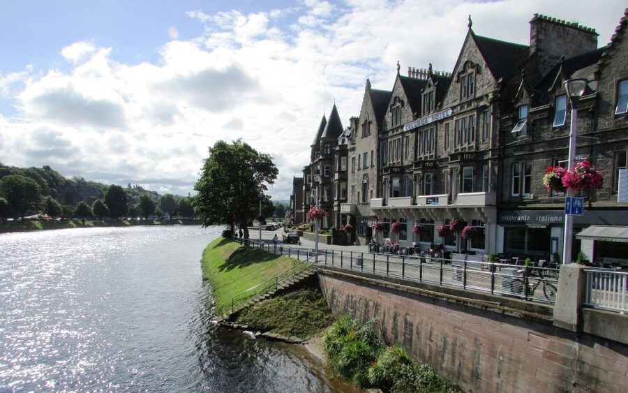 Glasgow: 2-Day Loch Ness, Inverness & Highlands Tour - Fort William and the Ben Nevis viewpoint
