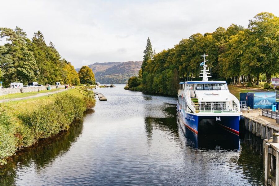 Glasgow: Loch Ness, Glencoe and Highlands Tour with Cruise - Glencoe, beauty with a dark past