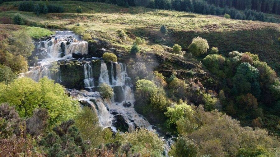 Glasgow: Loup of Fintry Waterfall Guided Tour - Walking the old footpath through Fintry countryside