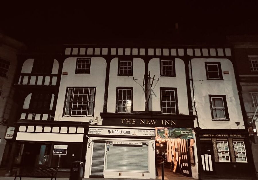 Gloucester: Ghost-Themed Guided Walking Tour - Weather, comfort, and accessibility