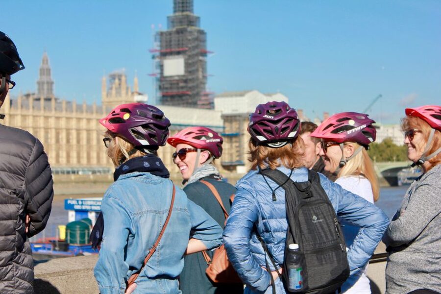 Grand London Half-Day Bicycle Tour - Quiet Westminster lanes and the Bansky tunnel