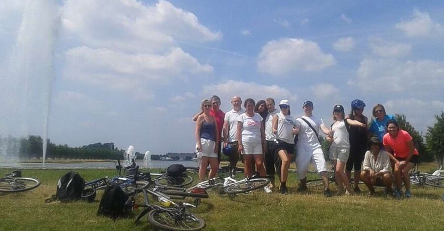 Hampton Court Palace: River Thames Bike Tour - Why this Thames ride works so well