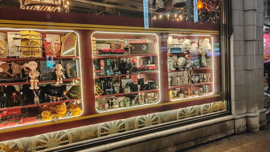 Harry Potter in London - Private Walking Tour - Westminster Bridge and Westminster Pier