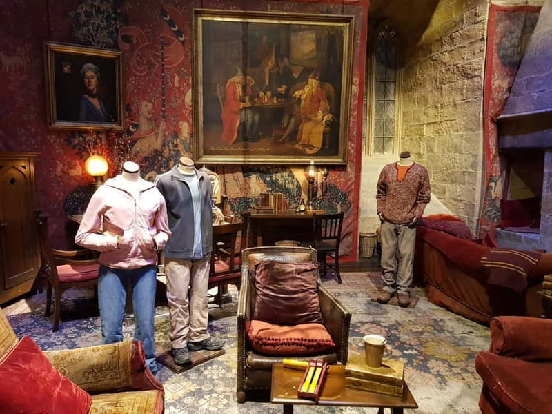 Harry Potter Studio Ticket & Tour of London Film Locations - Sets, shops, and butterbeer time