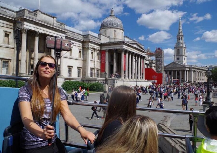 Hop-on Hop-off London Bus Tour & The London Eye - The 30-minute London Eye experience