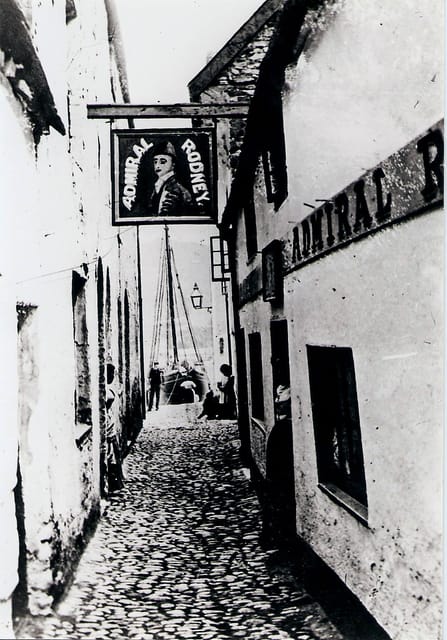 Ilfracombe Harbour: Ghost Tour - Ghost stories with a history lesson