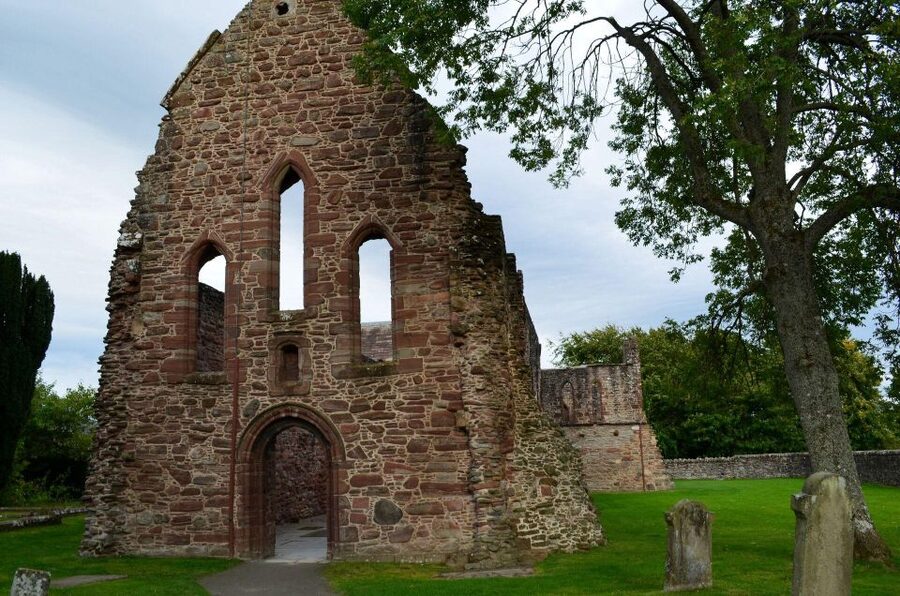Inverness: Loch Ness Cruise, Castle, and Outlander Tour - Beauly Priory and a proper lunch pause