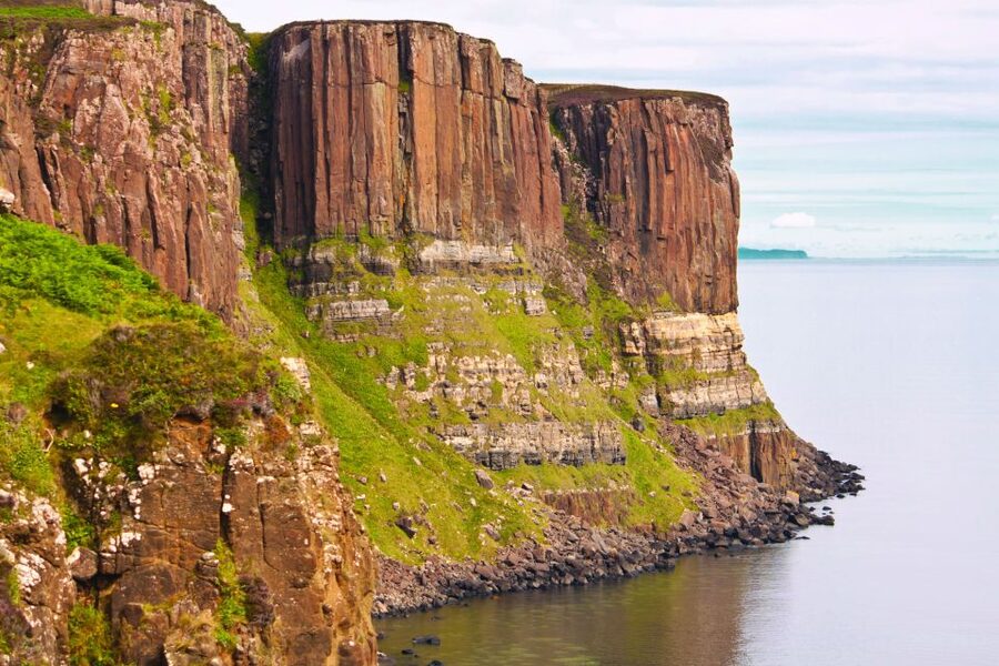 Isle of Skye and West Highlands: 4-Day Tour from Edinburgh - Fort William, Glenfinnan, and the ferry to Skye