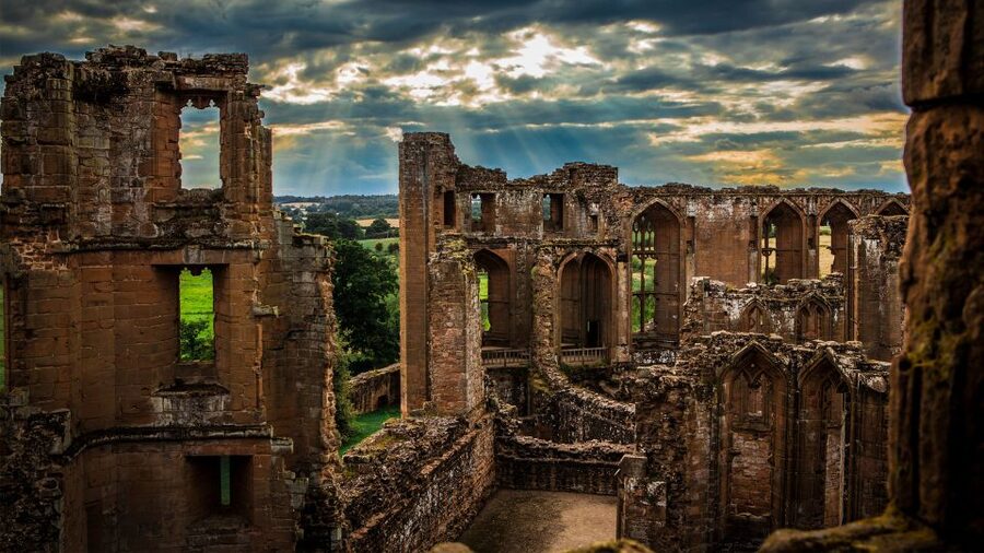 Kenilworth Castle and Elizabethan Garden Entry Ticket - The Elizabethan garden and Queen Elizabeth’s footsteps