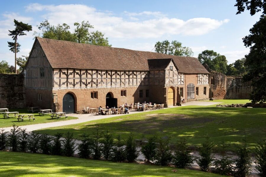 Kenilworth Castle and Elizabethan Garden Entry Ticket - Food, picnics, and the real cost of the visit