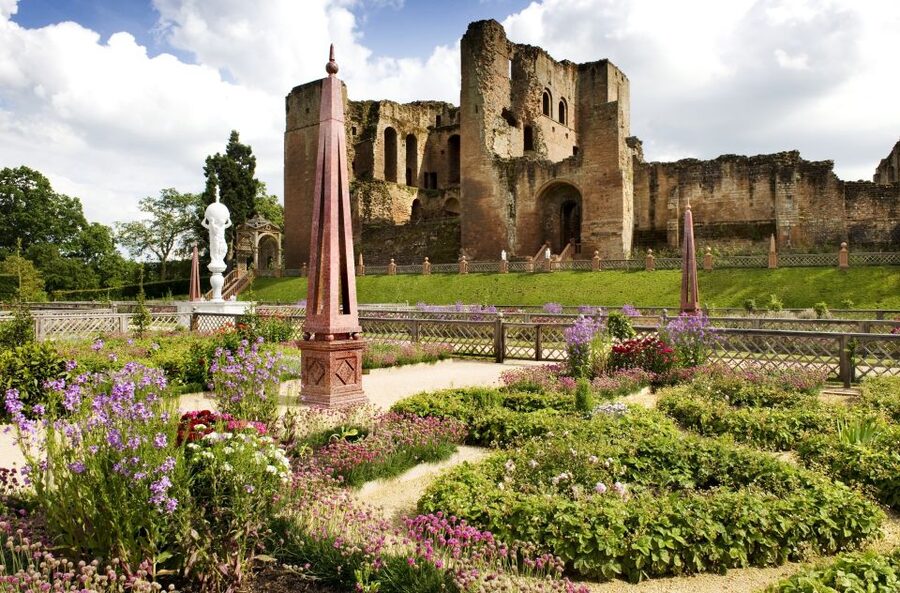 Kenilworth Castle and Elizabethan Garden Entry Ticket - Weather, comfort, and how to use the time well
