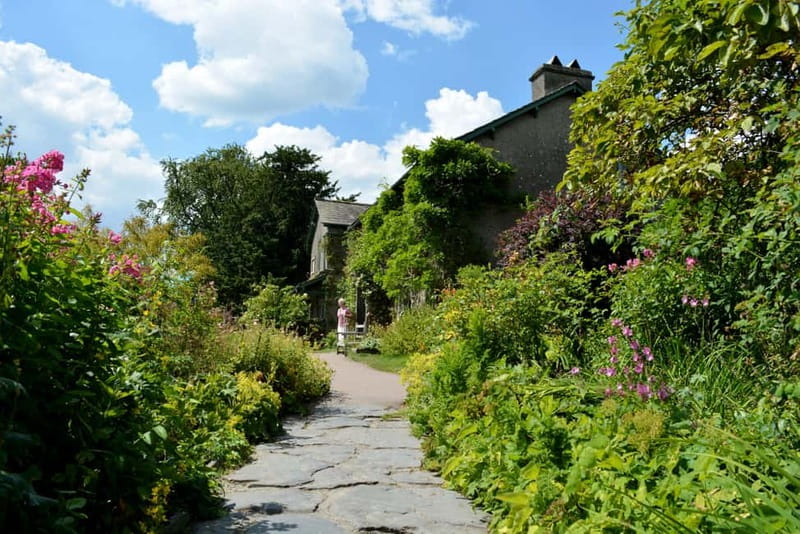 Lake District: Beatrix Potter Half-Day Tour - Wray Castle and the first scenic stops