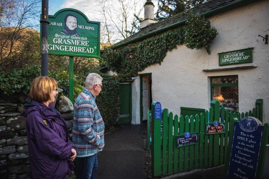 Lake District: Six Lakes Morning Tour from Windermere - Grasmere for gingerbread and a proper break