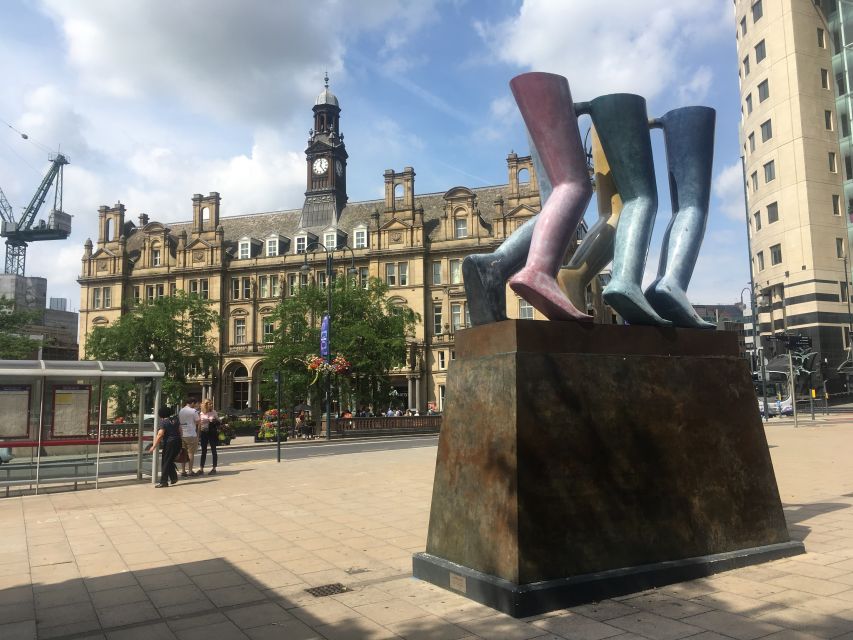Leeds: 2-Hour Highlights Walking Tour - Why Leeds makes sense on foot
