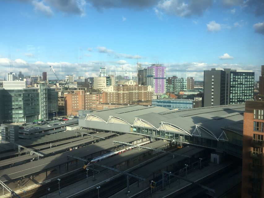 Leeds: 2-Hour Highlights Walking Tour - Leeds Art Gallery and the city beyond wool