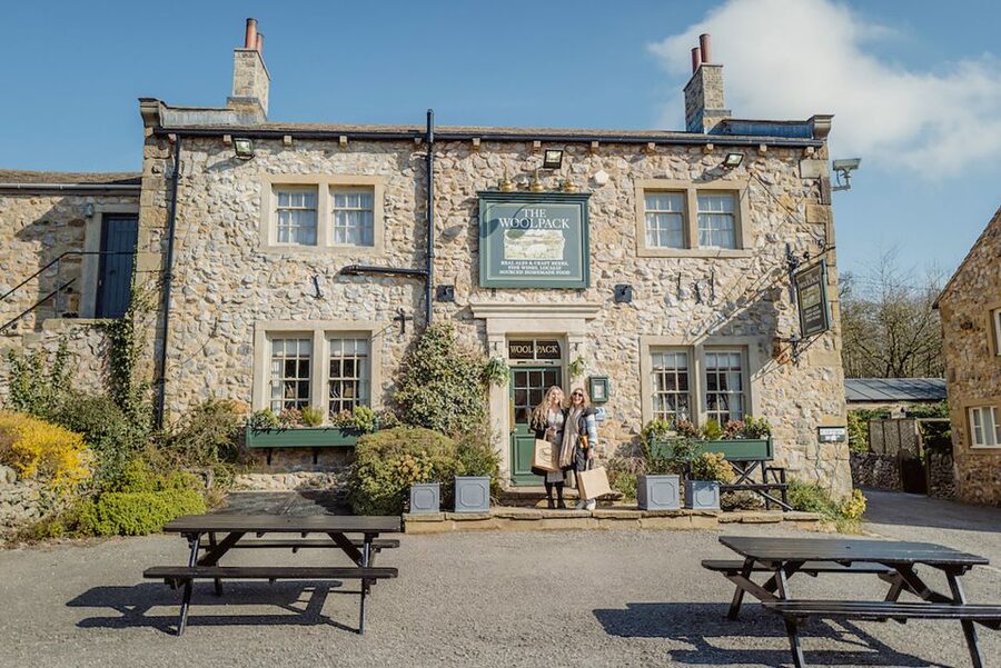 Leeds: Emmerdale Village Set Guided Tour - The Woolpack, David’s Shop, and Café Main Street