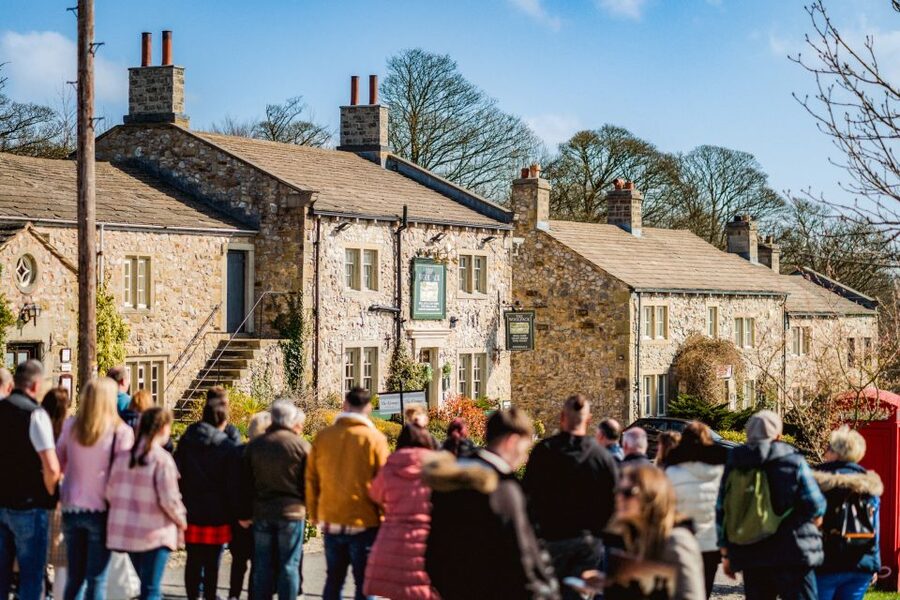 Leeds: Emmerdale Village Set Guided Tour - Who should book the Emmerdale tour?
