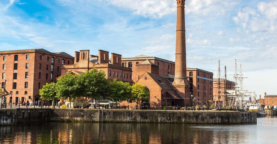 Liverpool: A Walk Through Time: Full History Walking Tour - Town Hall, Castle Street, and the Queen Victoria Monument