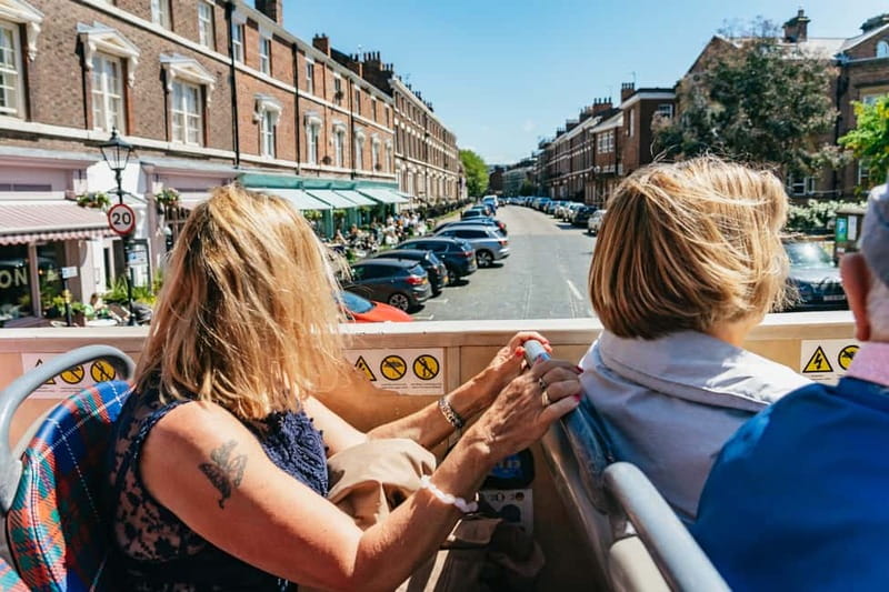 Liverpool: City & Beatles Tour with Live Guide & Live Music - Why the live guide matters