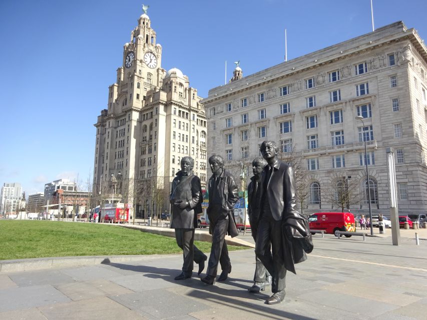 Liverpool: Private Beatles Tour - Luxury car or taxi?