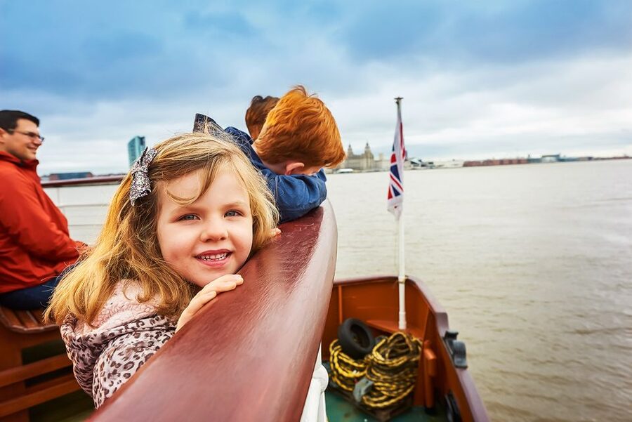 Liverpool: Sightseeing River Cruise on the Mersey River - Birkenhead, the shipyard, and views beyond the city center