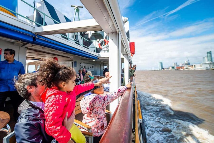Liverpool: Sightseeing River Cruise on the Mersey River - Commentary, seating, and the small things that affect the trip