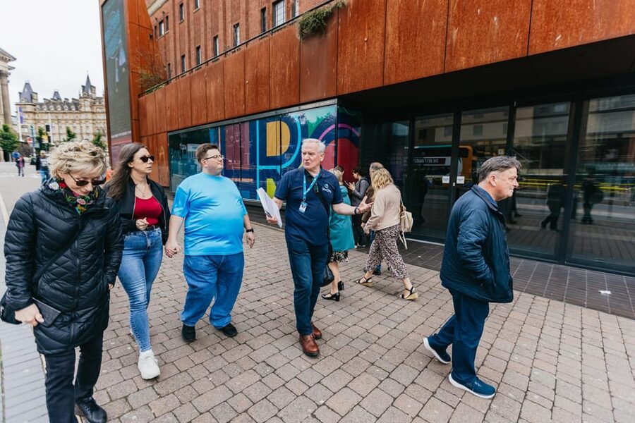 Liverpool: The Beatles and Cavern Quarter Walking Tour - Starting at the Queen Victoria Monument