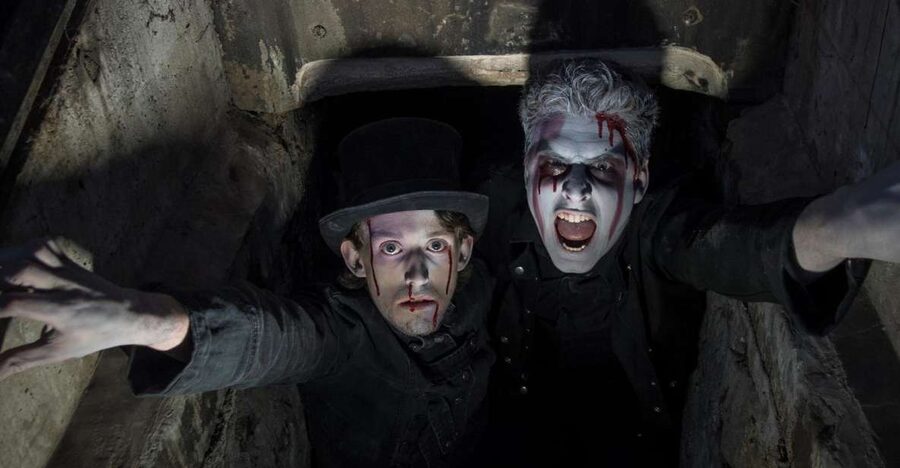 Liverpool: Theatrical History Tour and The Dead House - Starting at the Queen Victoria Monument