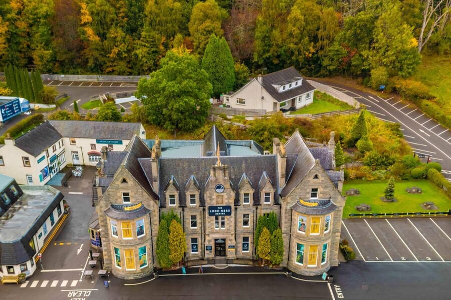 Loch Ness: The Loch Ness Centre - Entering the old Drumnadrochit Hotel