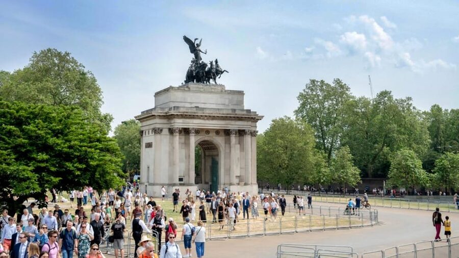 London: 24-Hour Hop-On Hop-Off Bus Pass - How the audio guide changes the ride