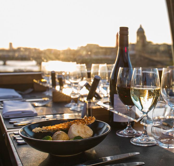 London: 4 Course Lunch Tour by Luxury Coach Bustronome - How much commentary will you get?