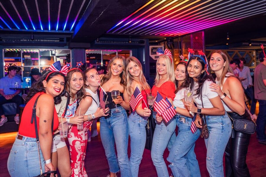 London: 4 Soho Nightclubs Crawl - Welcome shots and the drink deals