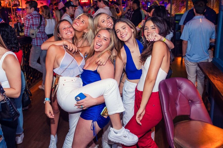 London: 4 Soho Nightclubs Crawl - Timing, group size, and staying together