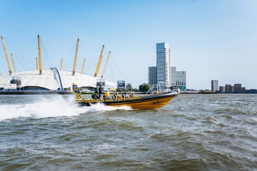 London: 45-Minute Speedboat Sightseeing Tour - Under Tower Bridge, then full throttle