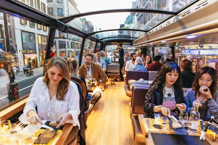 London: 6-Course Gourmet Dinner on a Luxury Coach - How the six courses shape the evening