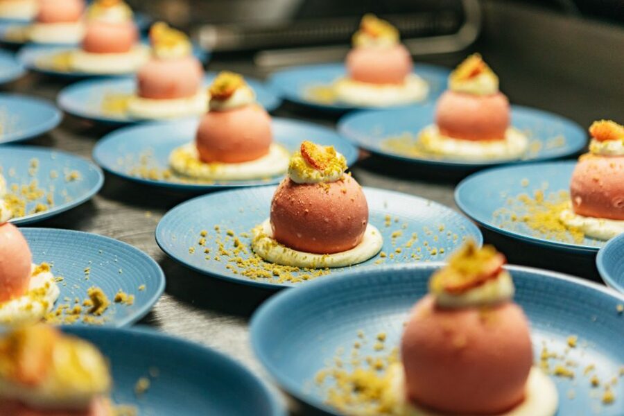 London: 6-Course Gourmet Dinner on a Luxury Coach - What $130 buys you in London