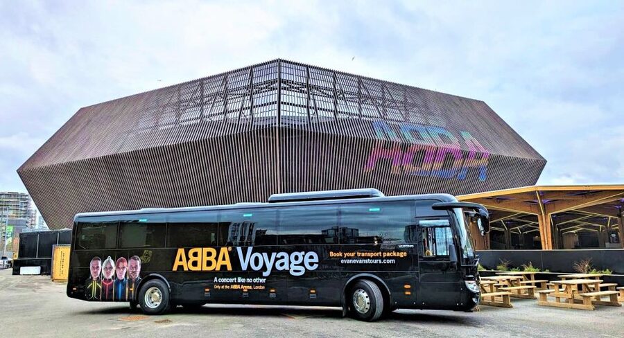 London: ABBA Voyage Express Bus and Optional Concert Ticket - Why the ABBA show feels different from a normal concert