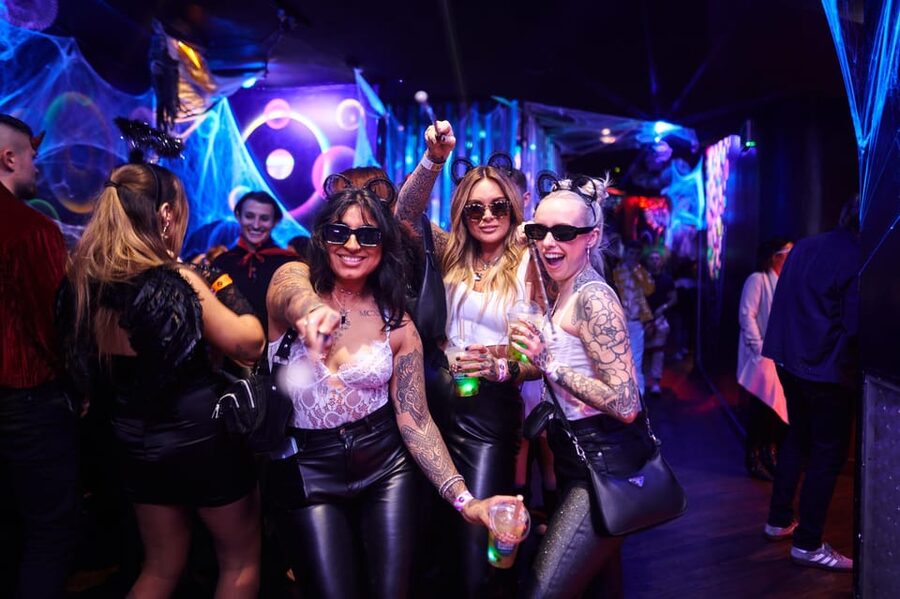 London: Bar and Club Crawl to 5 Central London Venues - Key points at a glance