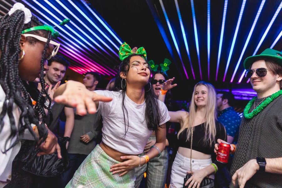 London: Bar and Club Crawl to 5 Central London Venues - Hosts make the difference