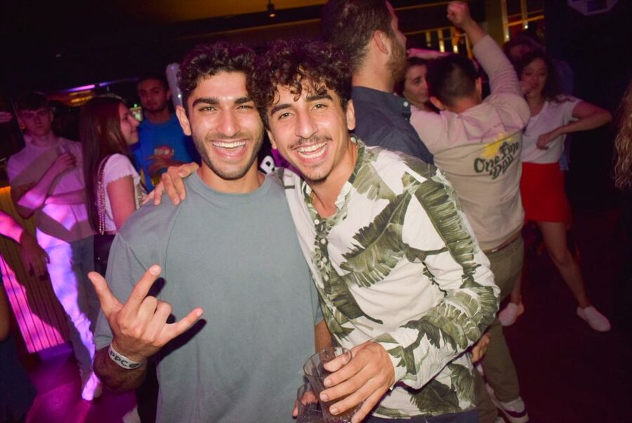 London: Bar and Club Crawl to 5 Central London Venues - Dress correctly and bring the right ID