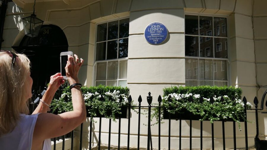 London: Beatles Tour by Black Taxi - The guide shapes the experience